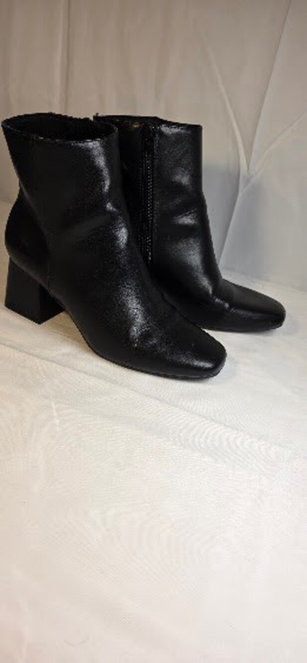 Old Navy Black Faux Leather Women Ankle Boots Block Heel Side Zipper Size 7.5